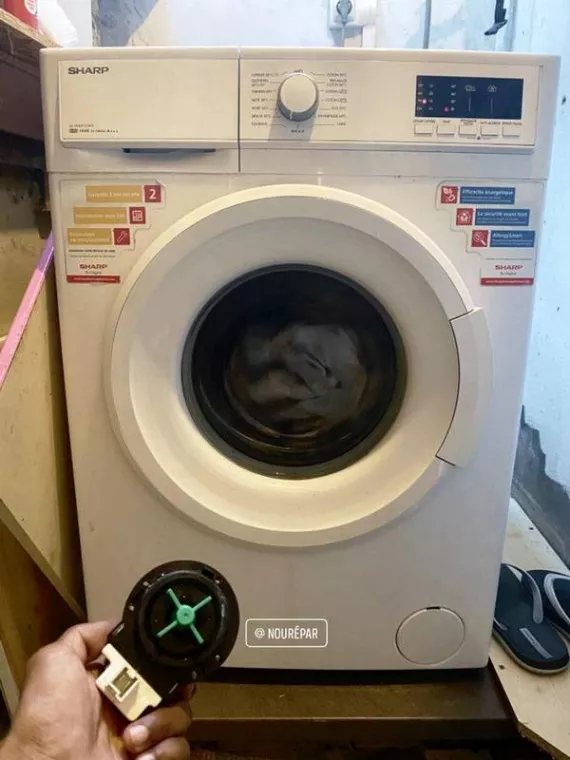 Réparation pour une machine à laver qui fuit et inonde la salle de bain, Saint-Joseph, NouRépar
